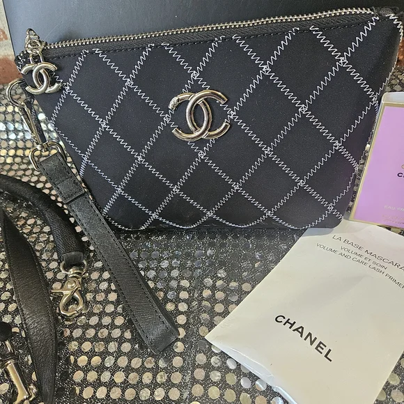 Chanel Black Clutch Bag - Picture 4 of 7